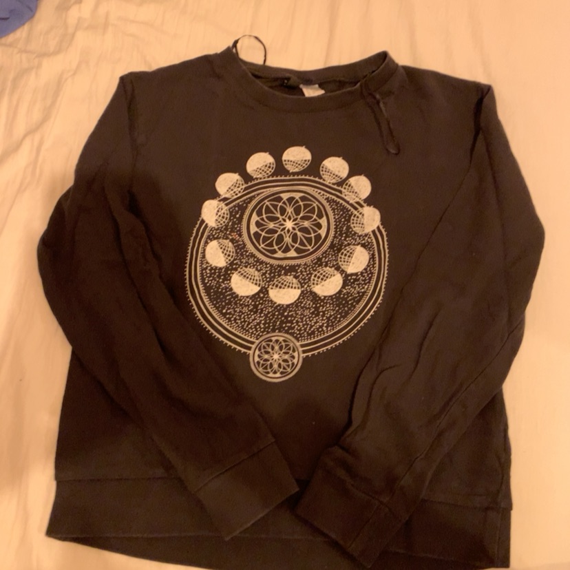 חולצת טריקו של H&M מידה s במצב כחדש ומצויין!