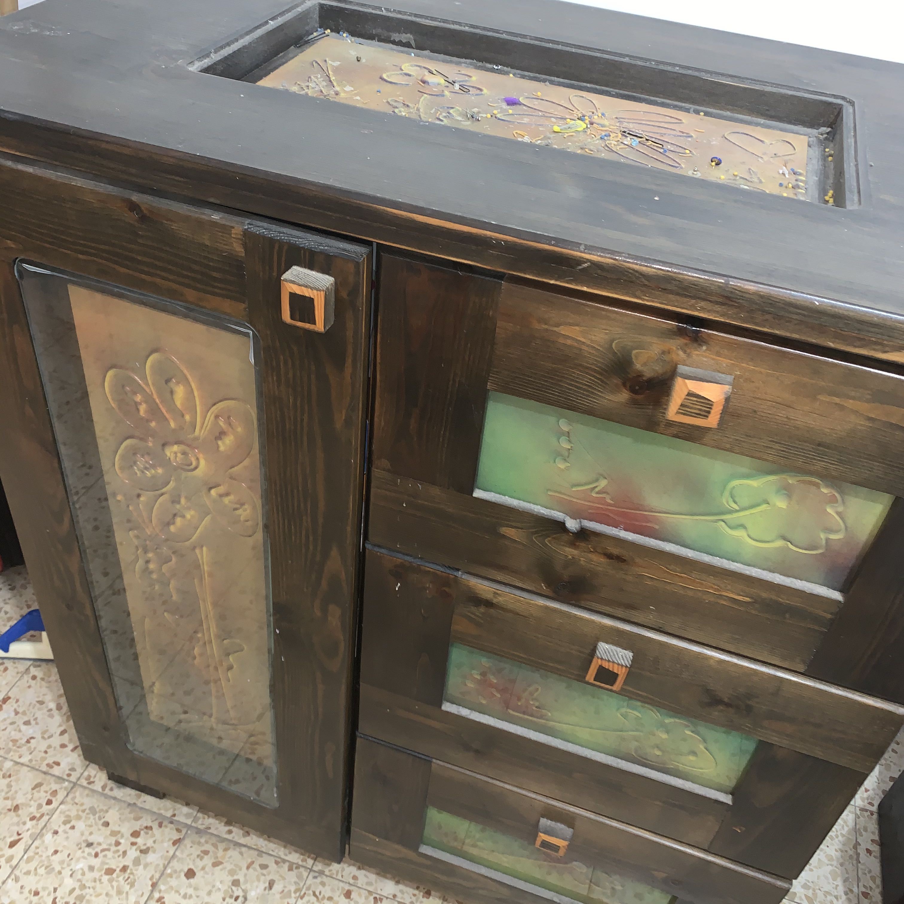 שידה יוקרתית לחדר השינה מעץ מלא 