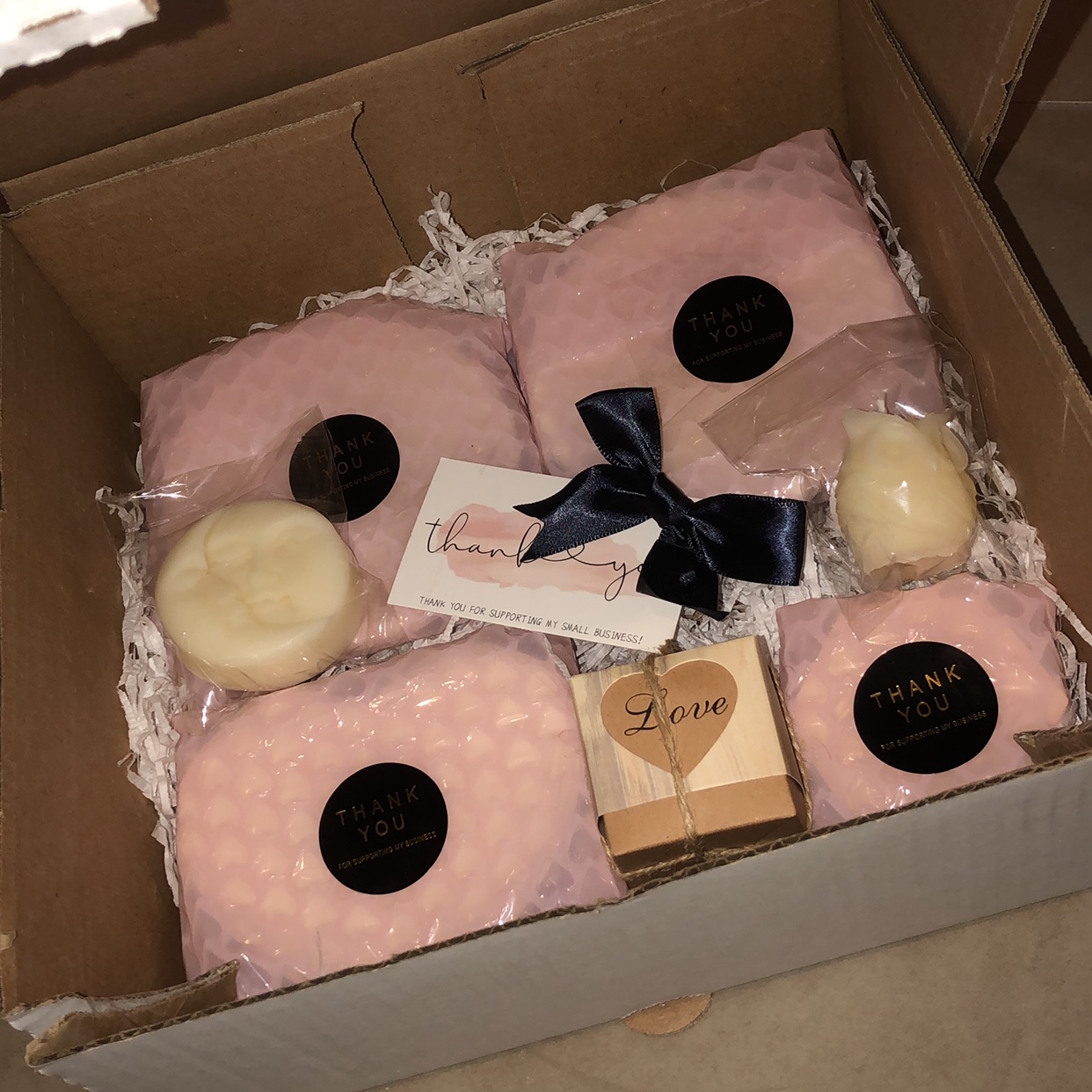 תחתיות ונרות בעבודת יד🤩. 