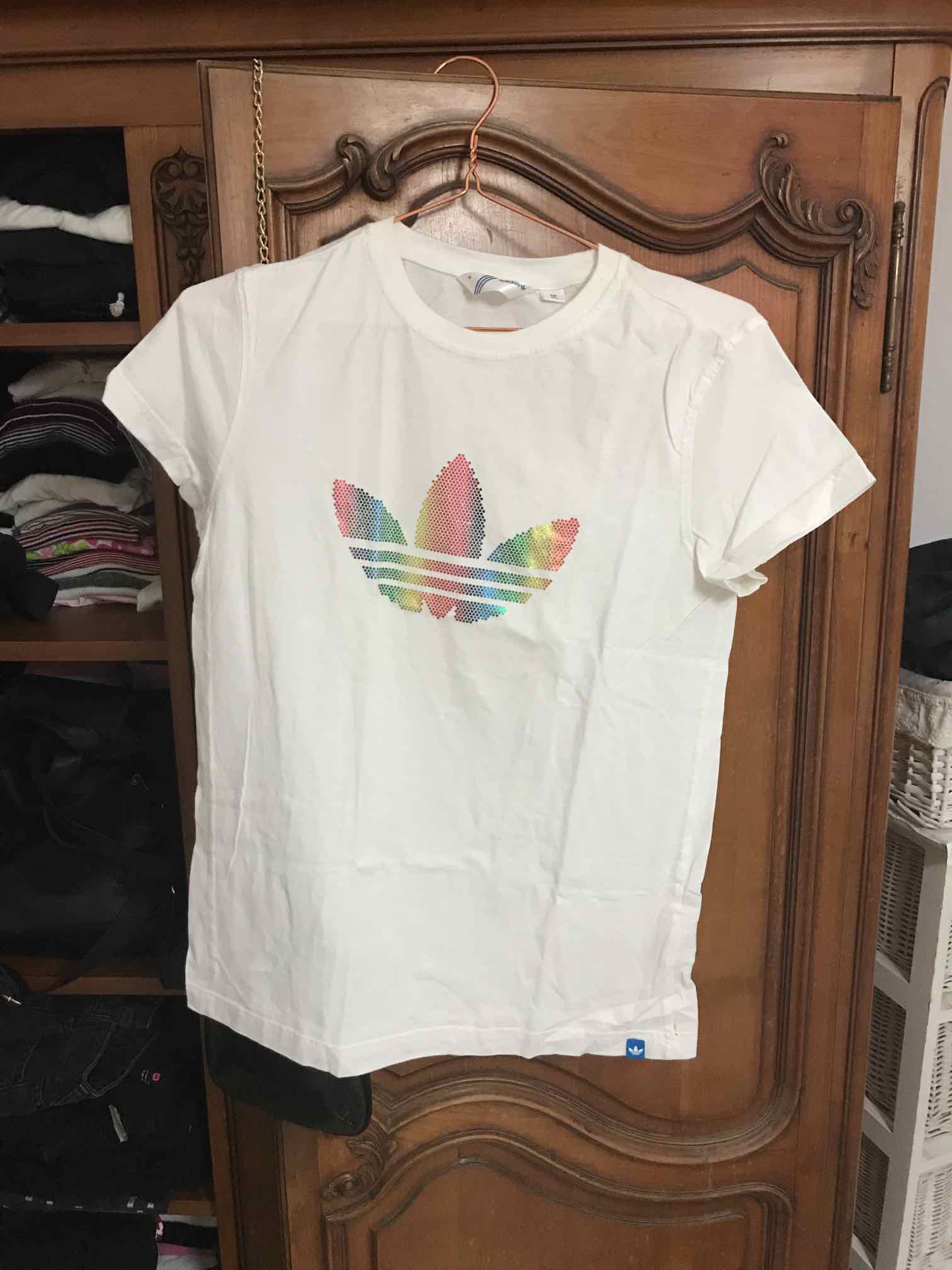 חולצה אדידס!! 20₪