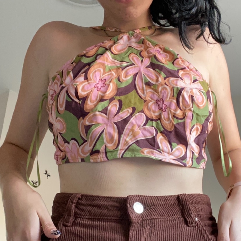 גופיית פרינט פרחים