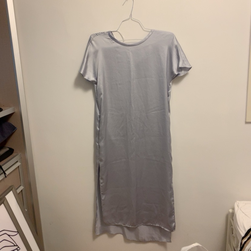 שמלת מקסים אפור סאטן זארה אקסטרה סמול