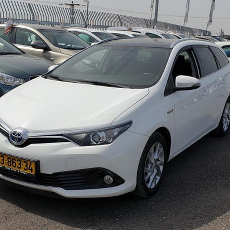 toyota אוריס 2015