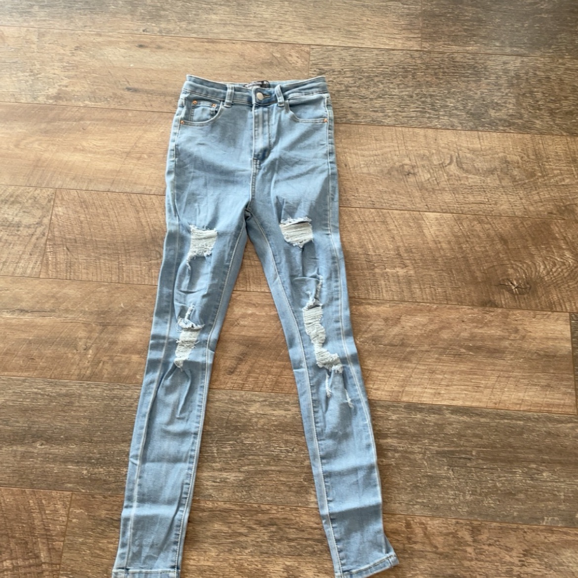 גינס סקיני גבוה עם קרעים מידה 34 חדש!!