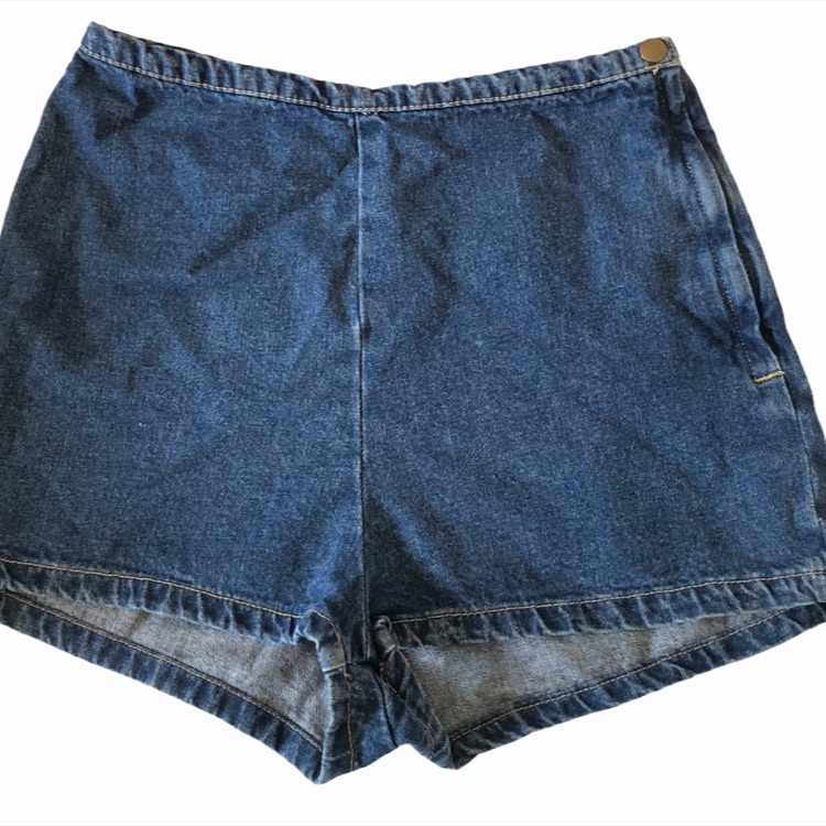 גינס קצר אמריקן אפארל מידה מדיום