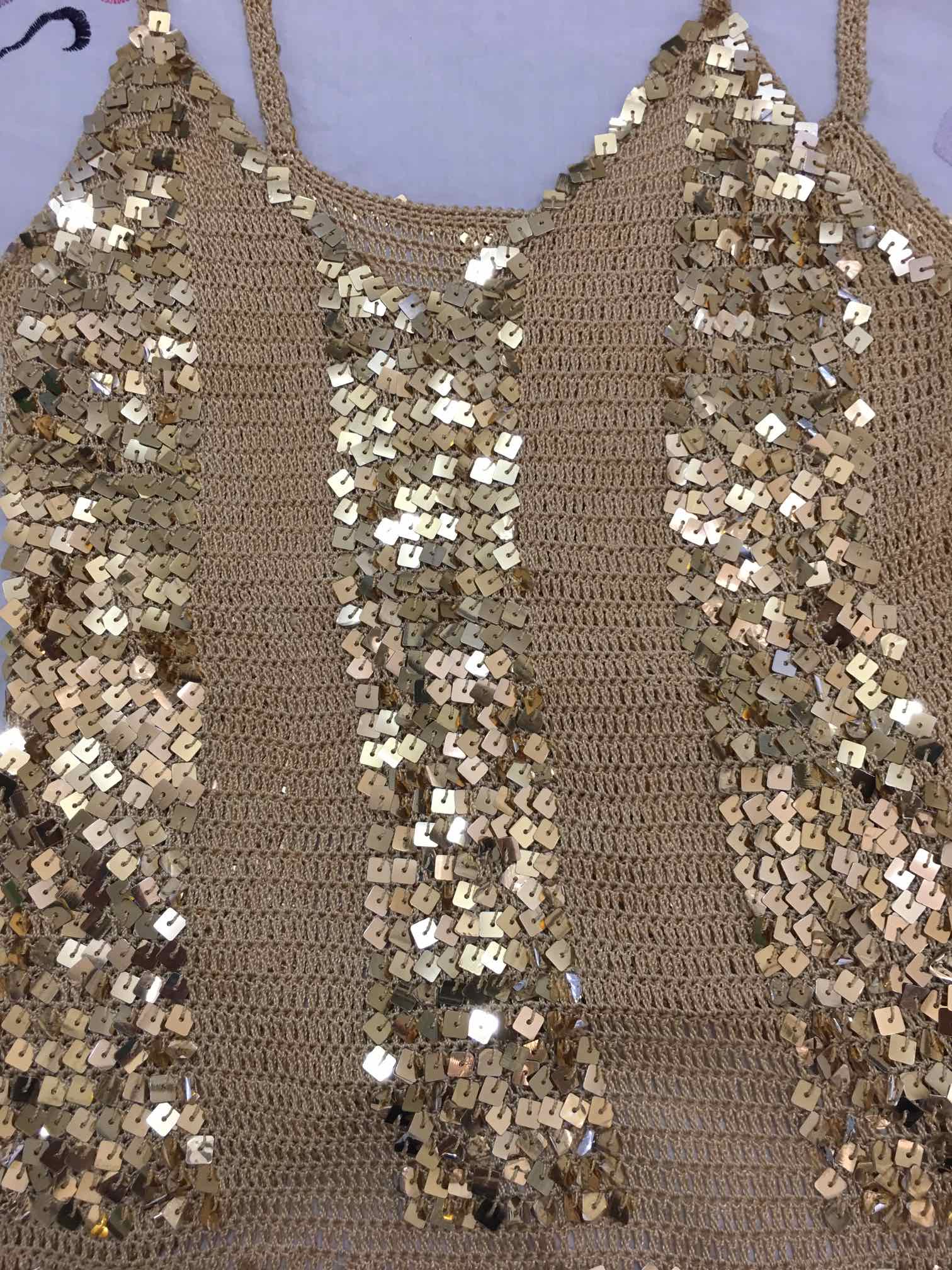 גופיית פייאטים זהב