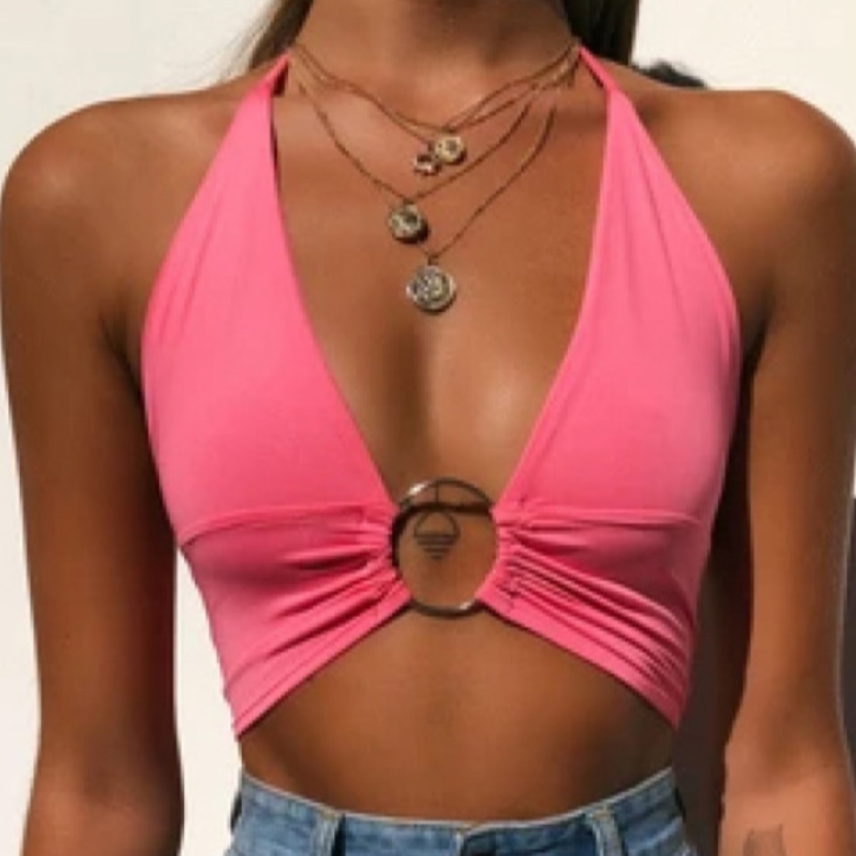 גופייה קיצית עם קשירה בגב חשוף