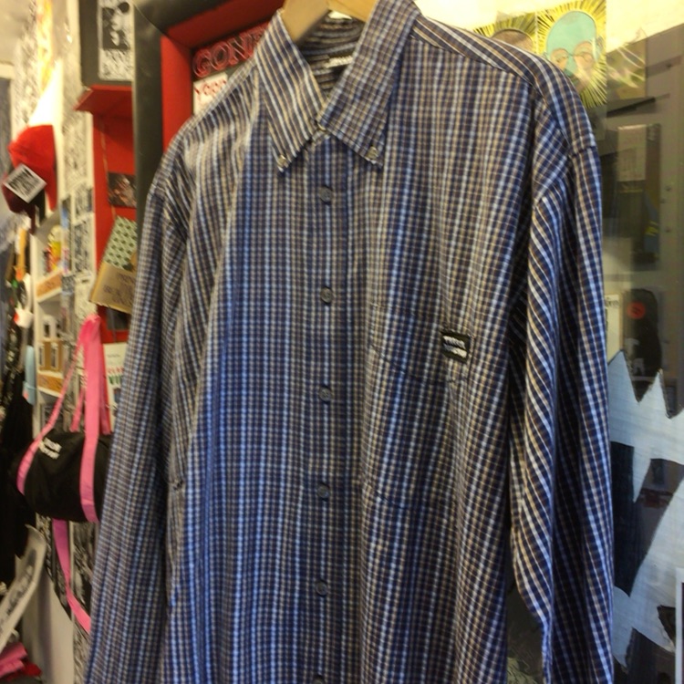  חולצות מכופתרות טראש אדיקשן