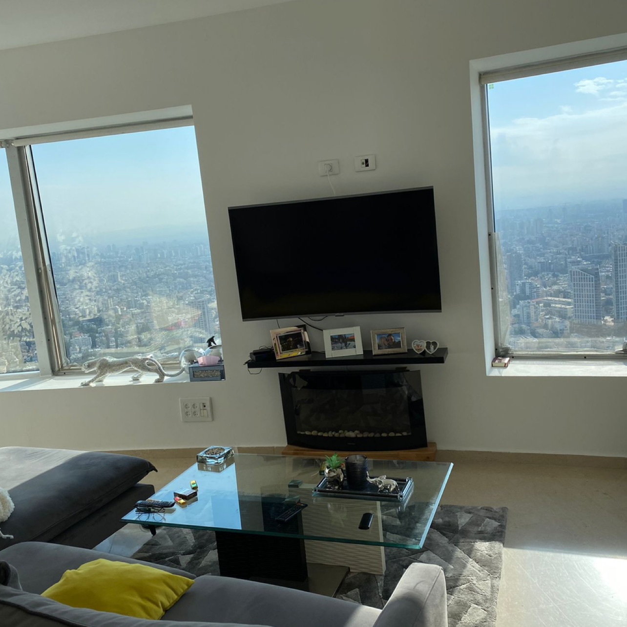 משה אביב קומה 60 רמת גן