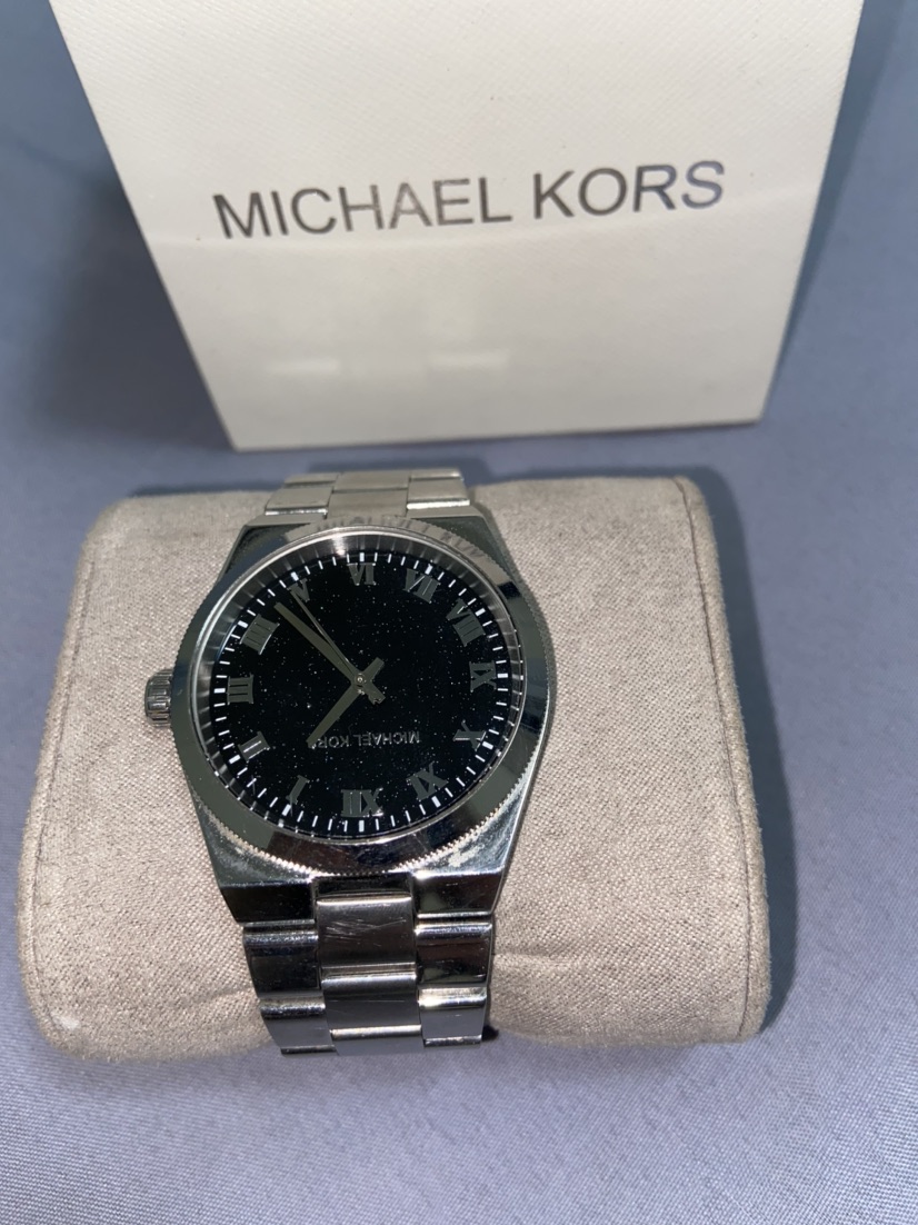 שעון של מייקל קורס 