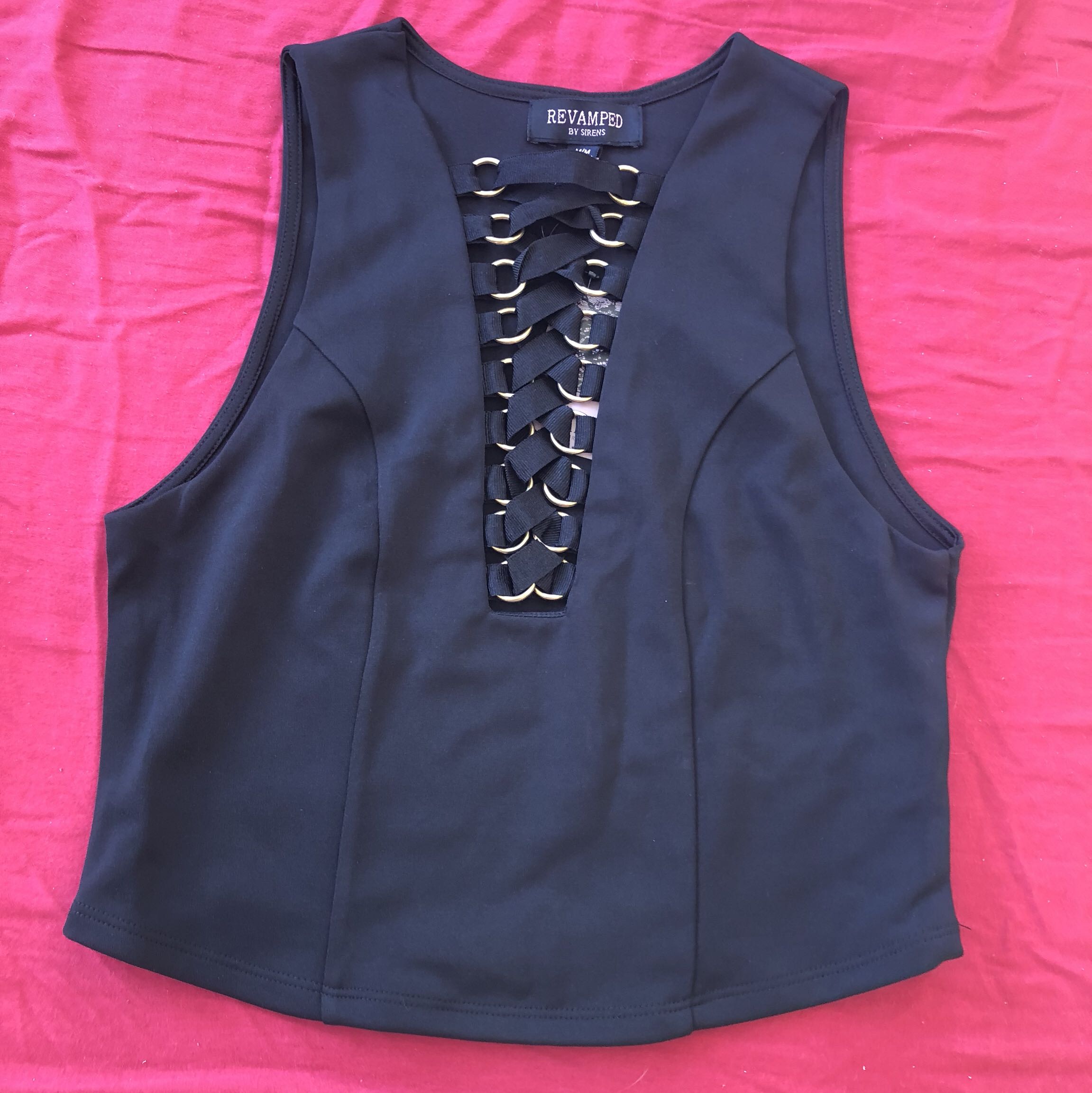 חולצה/גופייה שחורה