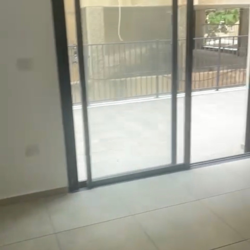 וילה למכירה 1.95 שני חדרים ברג