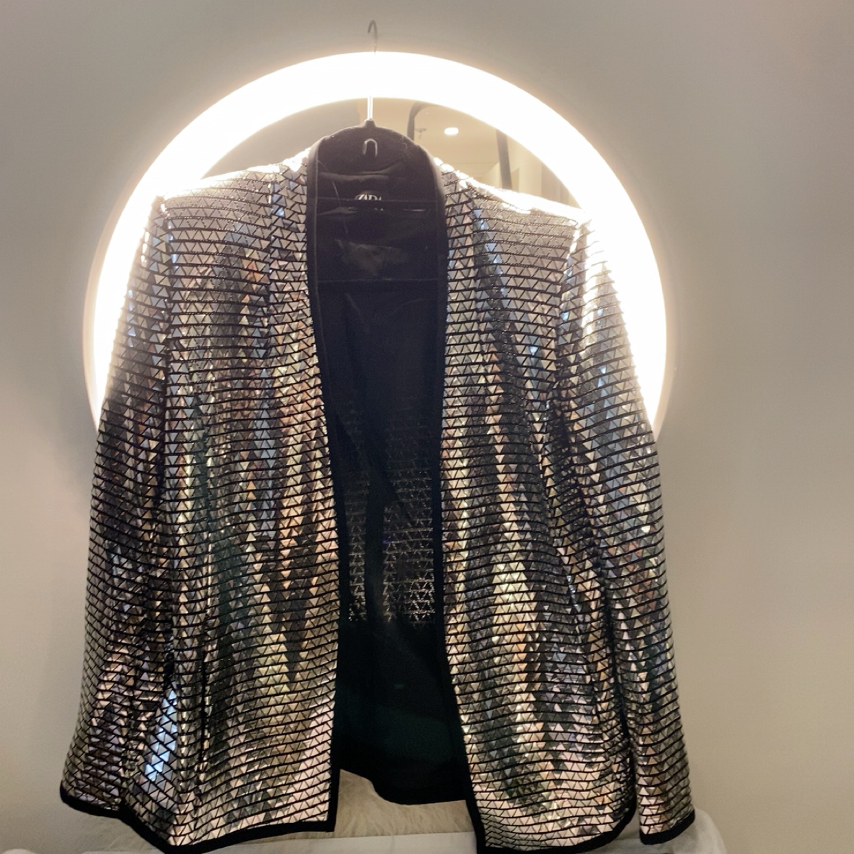 גקט פאייטים מזארה 150₪