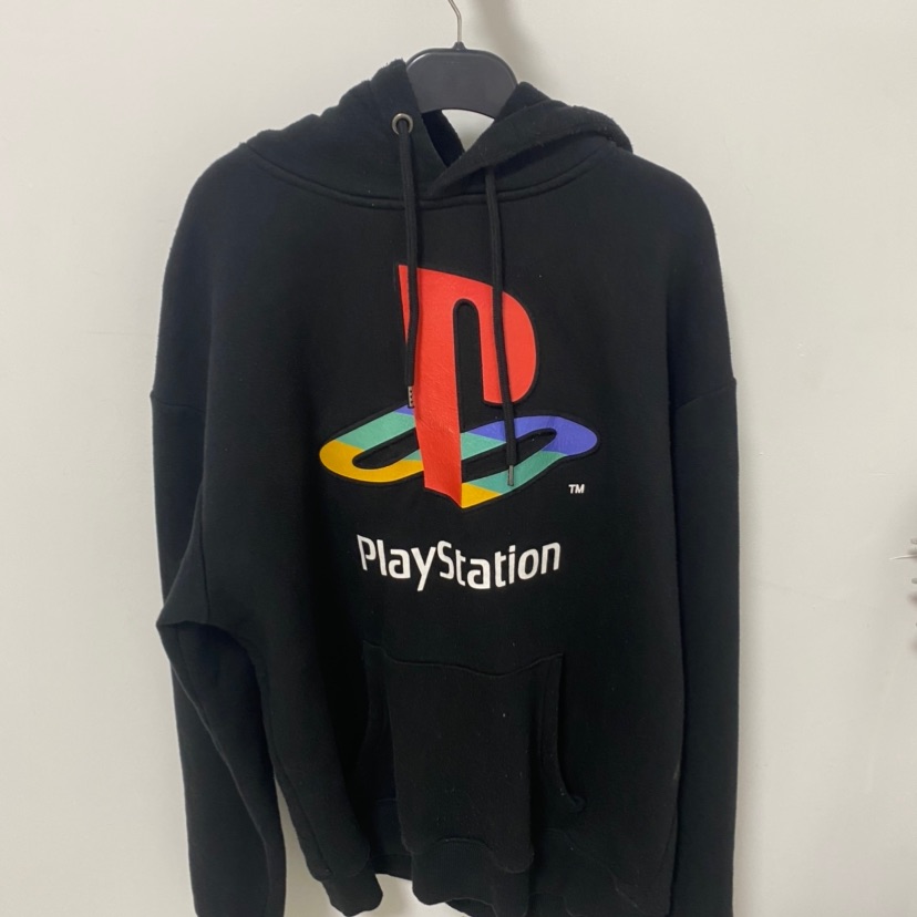 קפוצ׳ון וינטג׳ של PlayStation מPull&bear במצב מצוין! 
מידה S
