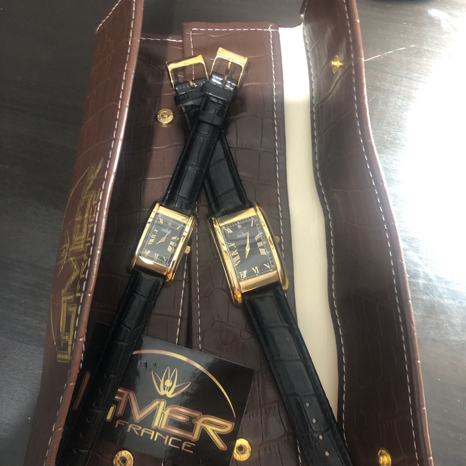 זוג שעונים לגבר ולאישה