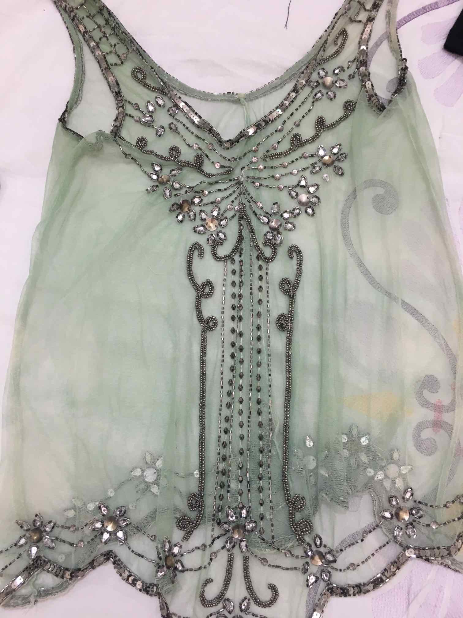 גופיית פרפר מנטה עם פאייטים