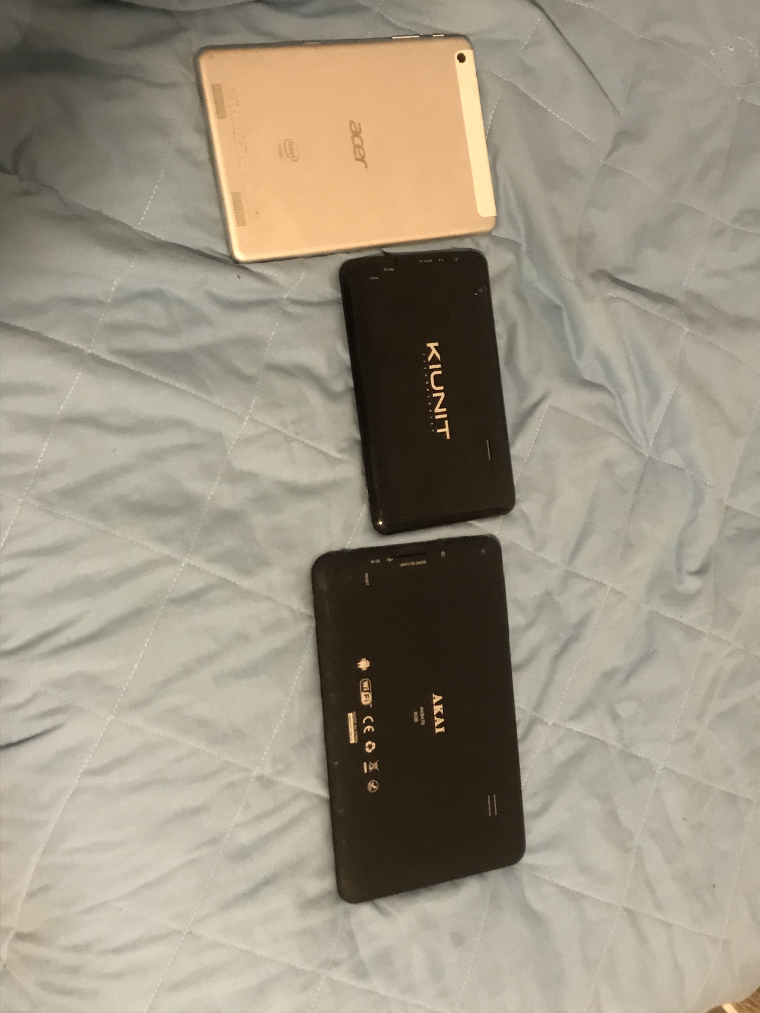 מי שמעוניין לקנות שלושה טבלטים במחיר ממש שווה שישלח הודעה או יטלפן למספר 0508850096