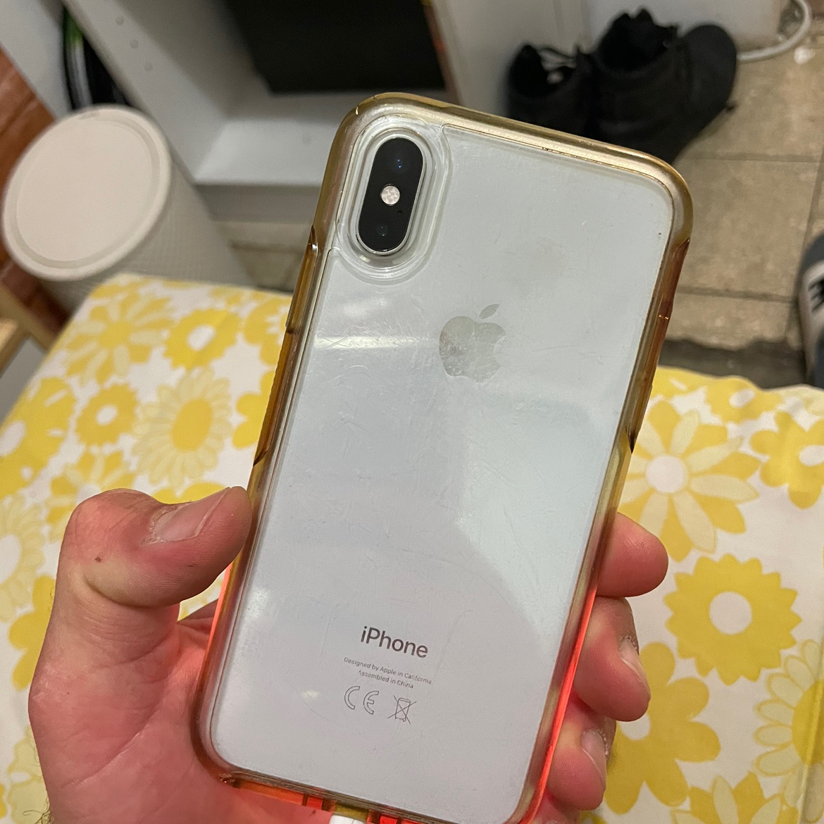 אייפון sx הבעיה היחדיה שלו זה פיקסל שרוף ומקרון שלא עובד אבל ניתן לתקן 1200₪