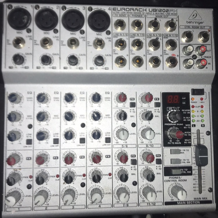 מיקסר - ברינגר 1202FX עם אפקטים עובד מצויין! 