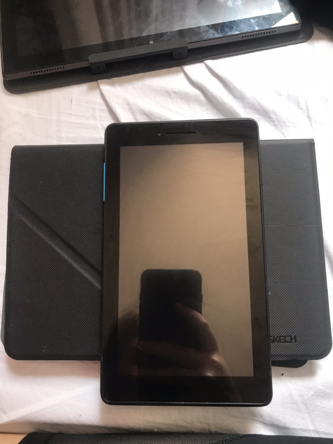 טאבלט Lenovo TB-7104F 