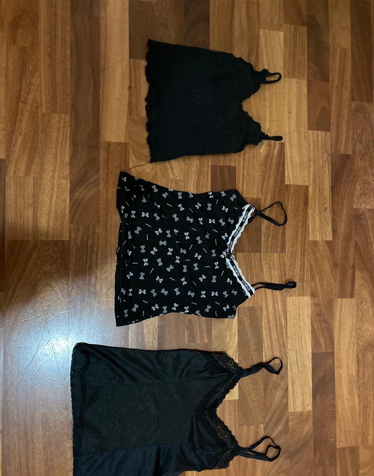 קונים שתי גופיות וקונים את השלישית מתנה