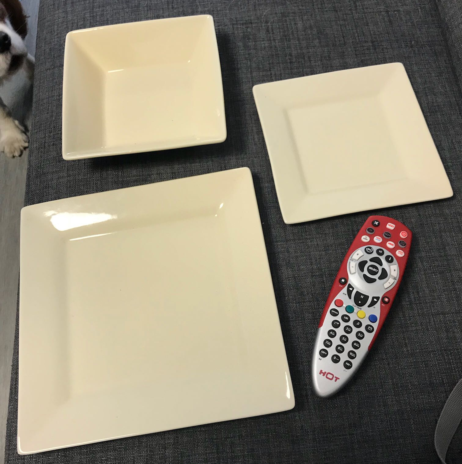 סט של נעמן פורצלן 
יש 10 יח׳ מכל פריט סה״כ 30 