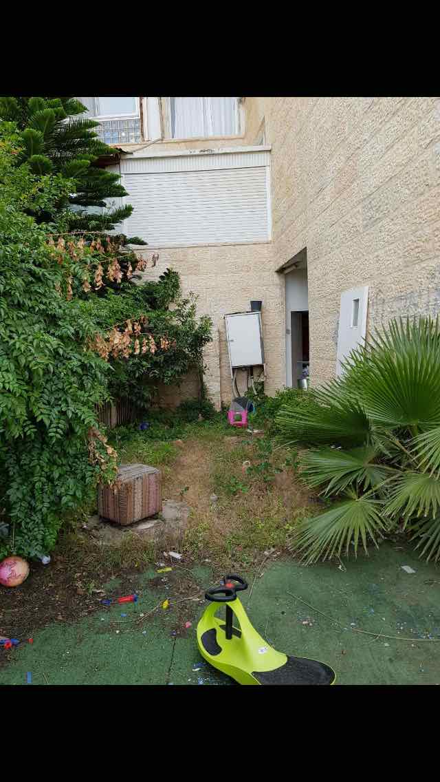 דירת גן 3 חדרים +גינה 100 מ״ר