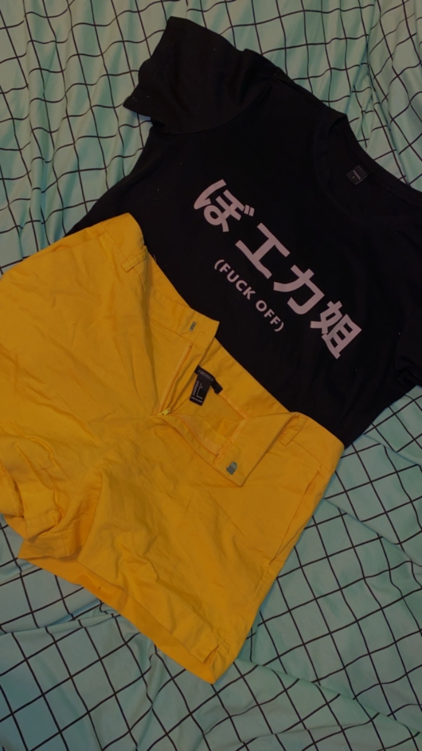 ג׳ינס קצר צהוב🌚🌙