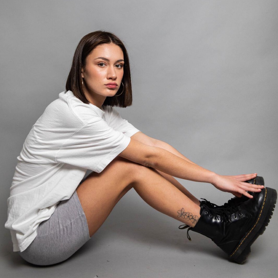 טייץ אפור מטורף ומחמיא מbrandy Melville 