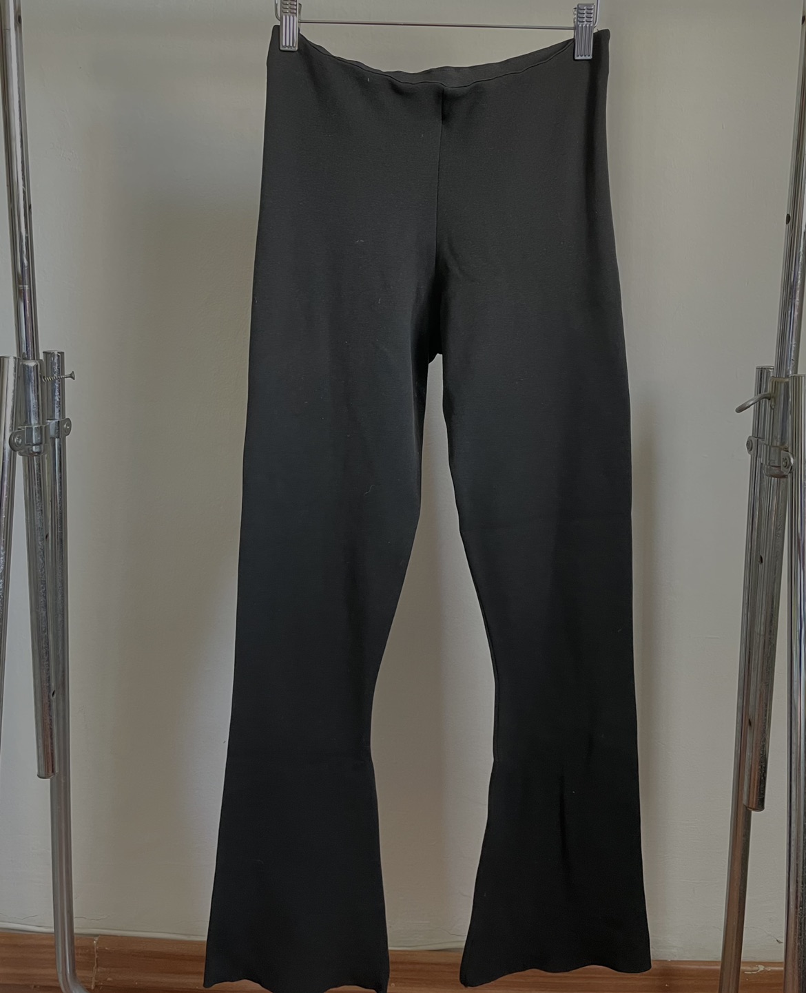 מכנסיים מתרחבים