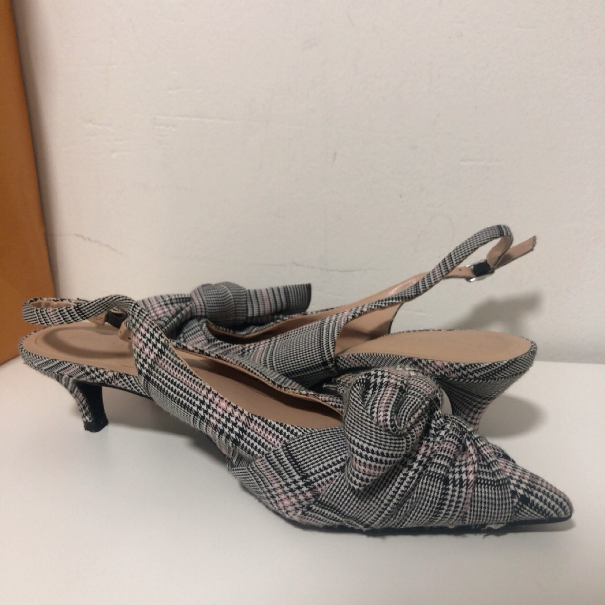 נעלי עקב נמוכות, מידה 37