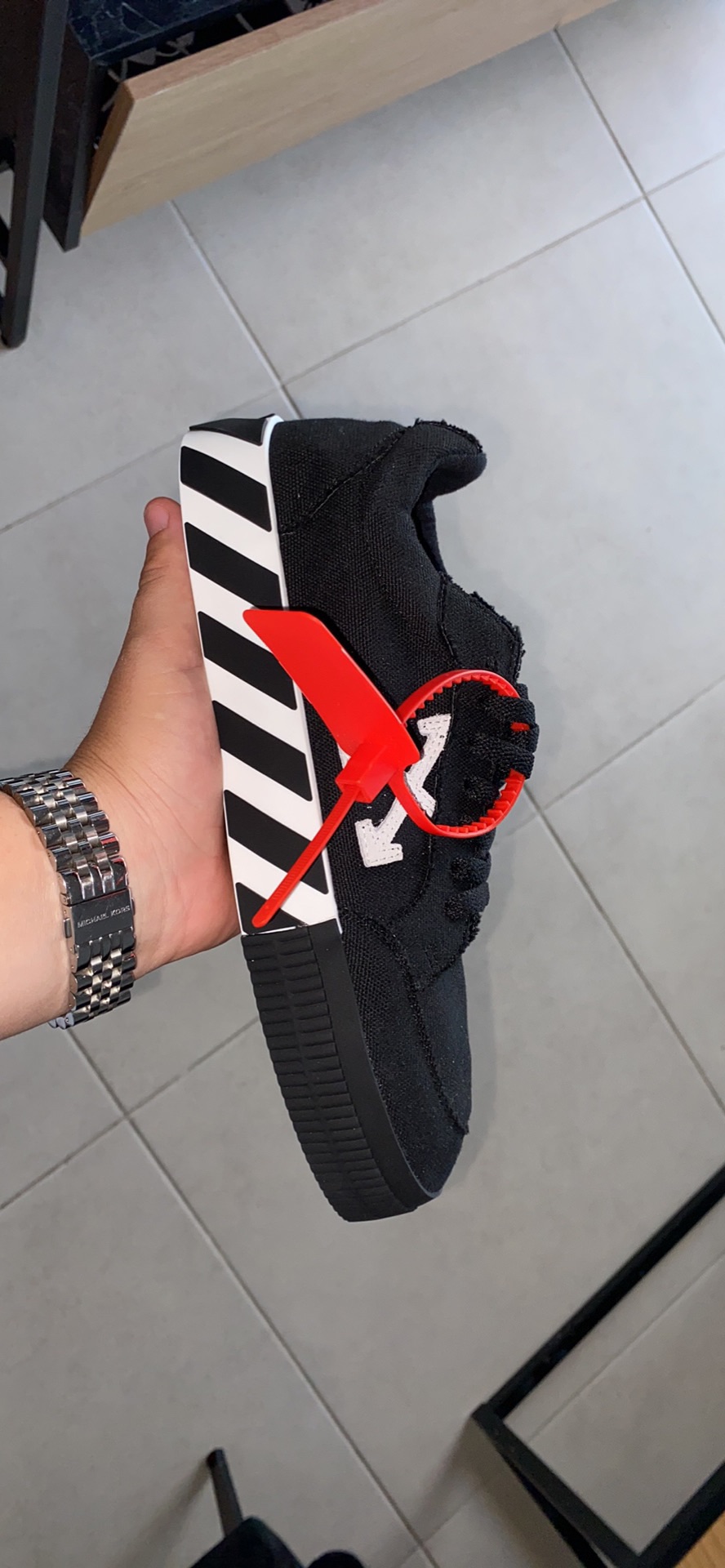 Off white low