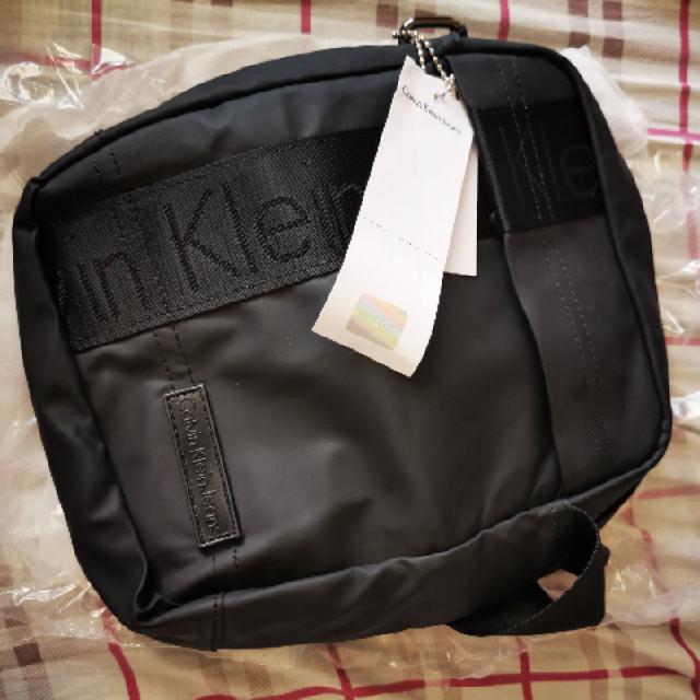 תיק של קלווין קליין מקורי לפנות למספר 0545774432