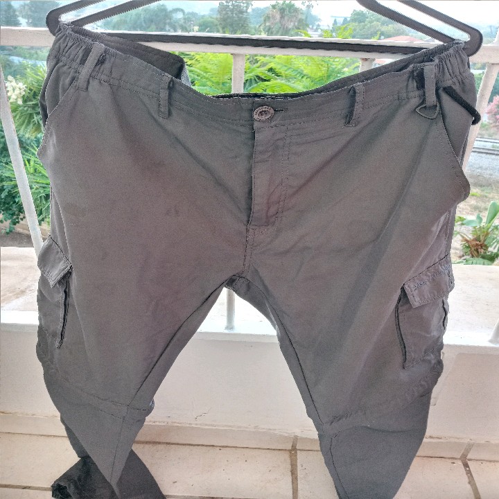 למכירה מיכנסי עבודה במצב טוב מאוד המידה 46