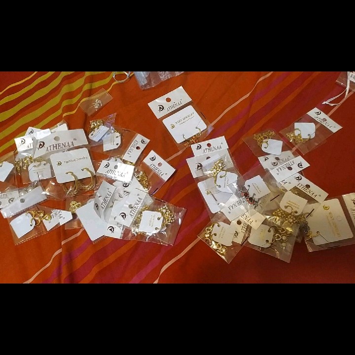 עגילים יפים