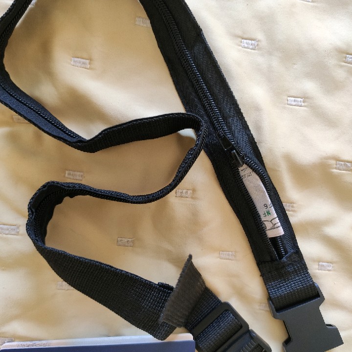 חגורה נסיעות לאחסון כסף