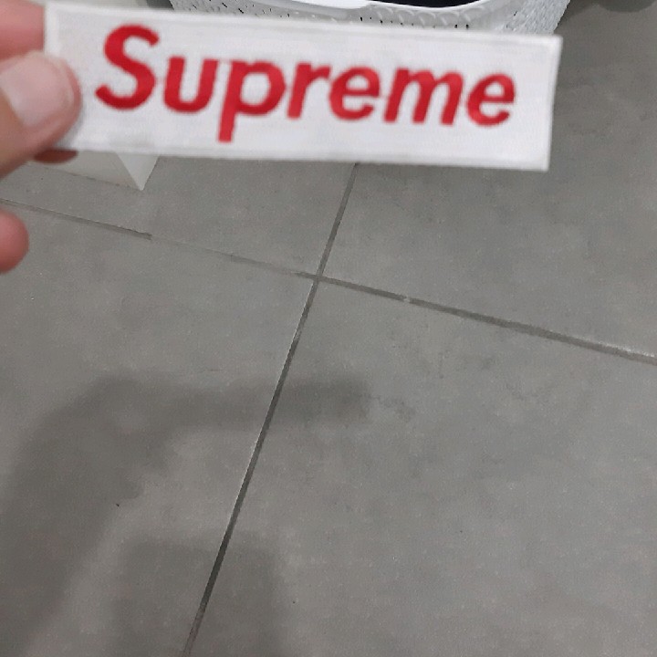 מדבקת בד של supreme