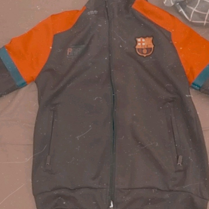 סווטשירט של ברצלונה מקורי נקנה ב200₪