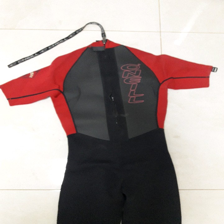 חליפת גלישה מידה מדיום