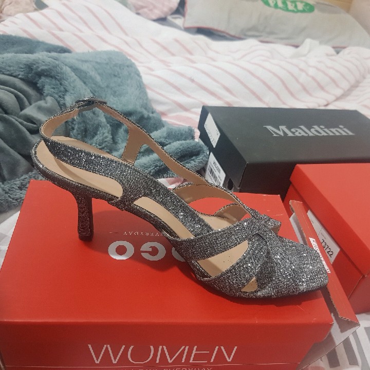 סנדל עקב נדיר!