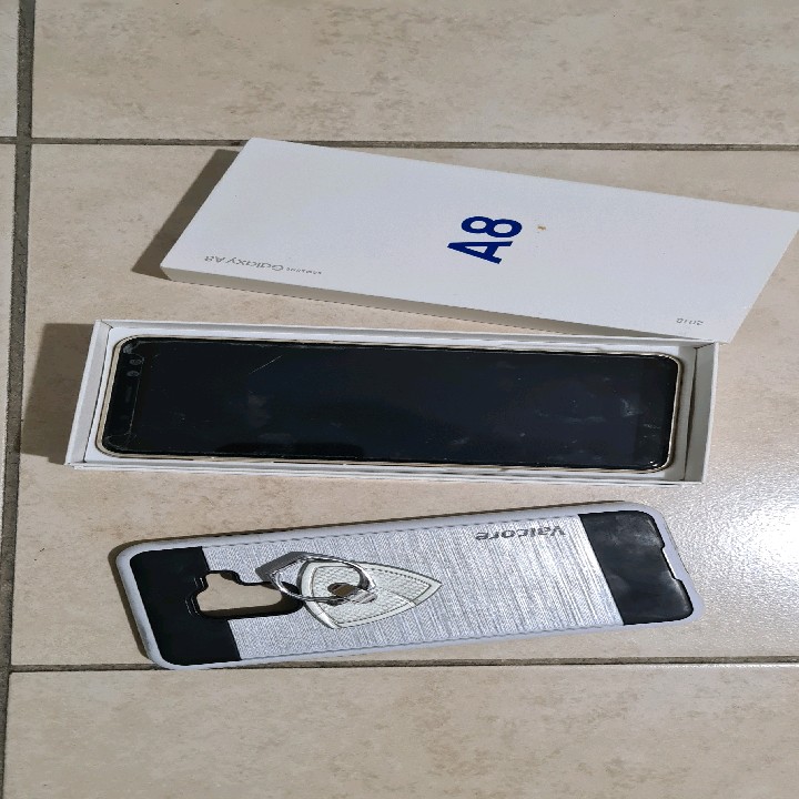 פלאפונים . גלקסי A10 , A8