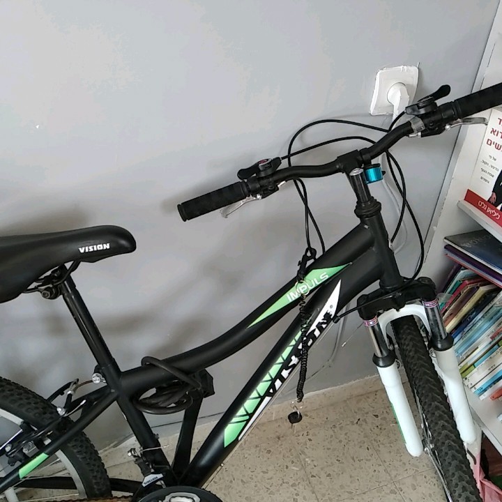 אופניי הרים חדשות היום בשימוש.   פעמיים