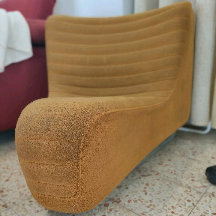 כורסת וינטג' מיוחדת בצבע חרדל