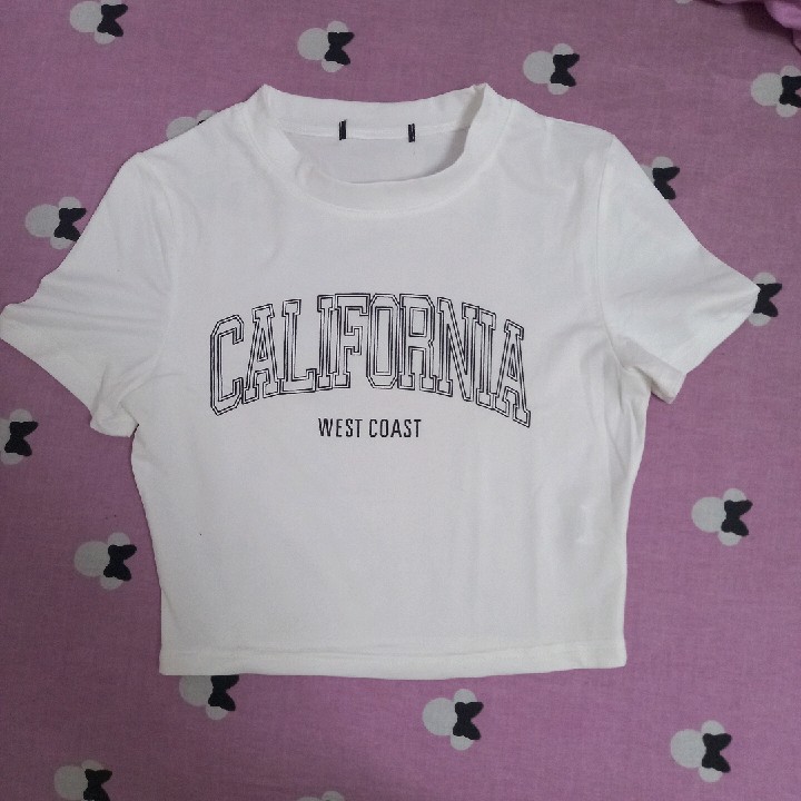 מידה xs/34 חולצה צמודה ומהממת!