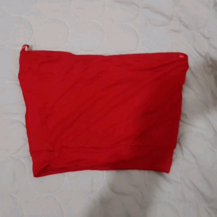 סטרפלס אדום