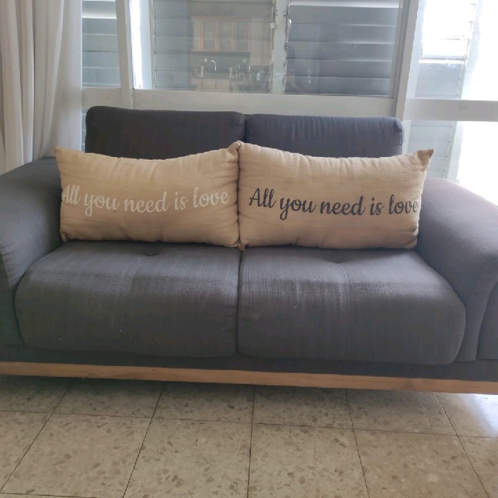 שתי הספות 200 שקל פינוי מידי ולקחת היום