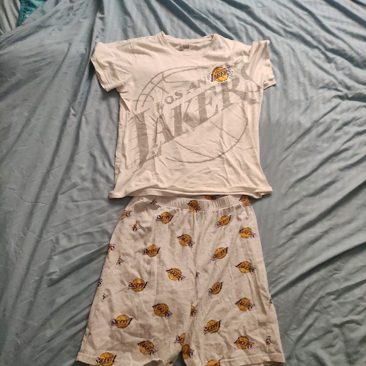 חליפה של הלייקרס מקורית נילבשה שלוש פעמים