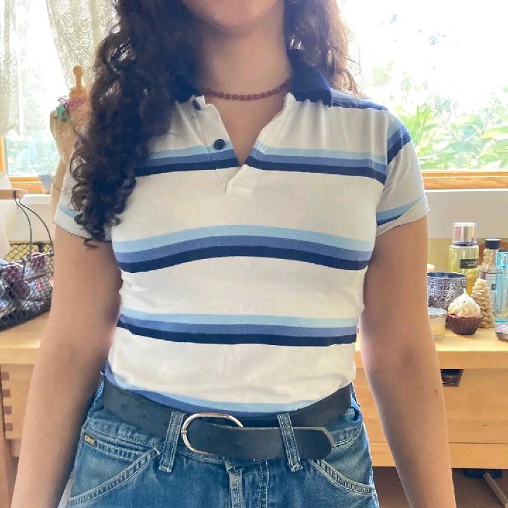 חולצה סופר חמודהה של kiwi.  מידה 12  מכיר: 20₪