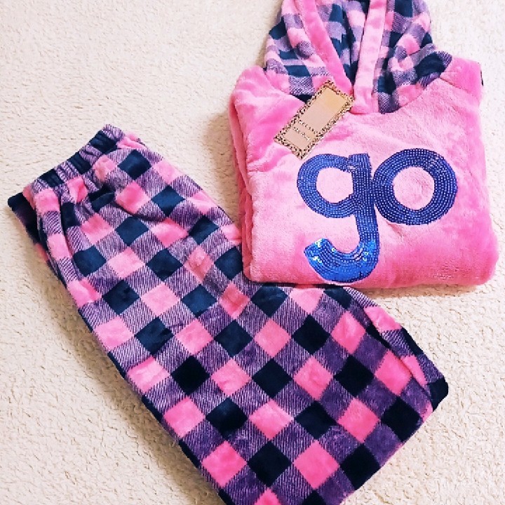 פיג'מות  מבד טוב  יש כמה צבעים