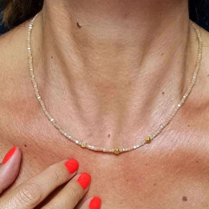 שרשרת קריסטלים קוביות עם זהב